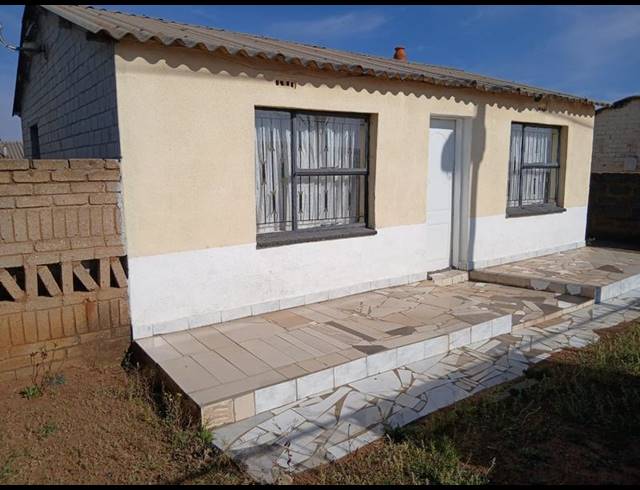 2 BEDROOM HOUSE FOR SALE IN JABULANI